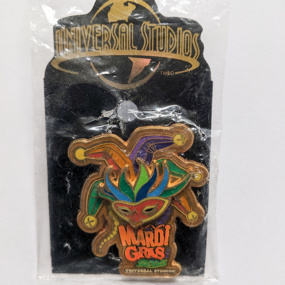 Universal Studios Mardi Gras 2005 Pin